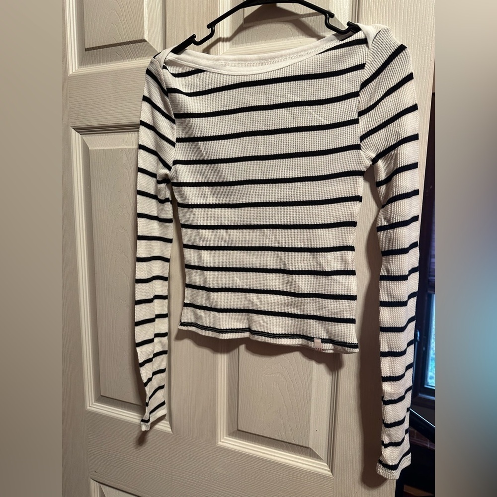 BDG NWOT Willow Boatneck Tee size Small 13” p2p stretchy - Picture 8 of 10